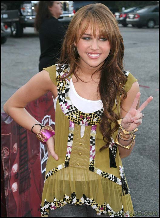 Miley_Cyrus-TAPS (17).jpg